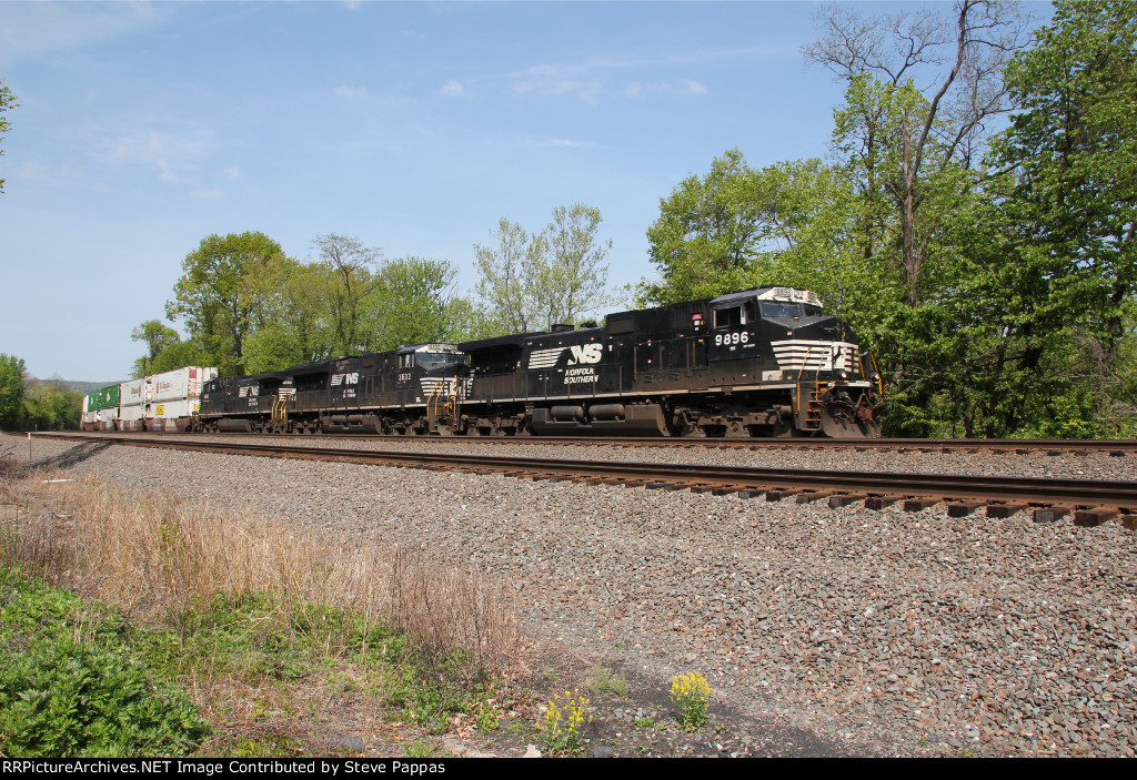 NS 9896 leads train 16N east through Cove PA